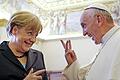 Papst Franziskus       -  &bdquo;Unbeirrbar lagen ihm in seinem zwölfjährigen Pontifikat ganz besonders diejenigen am Herzen, die ihre Stimme nicht selbst erheben konnten&rdquo;, teilte die frühere Bundeskanzlerin Angela Merkel mit.