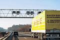 Die Angst fährt mit: Manche Menschen fürchten sich vor Autobahnen, Brücken oder Tunneln.