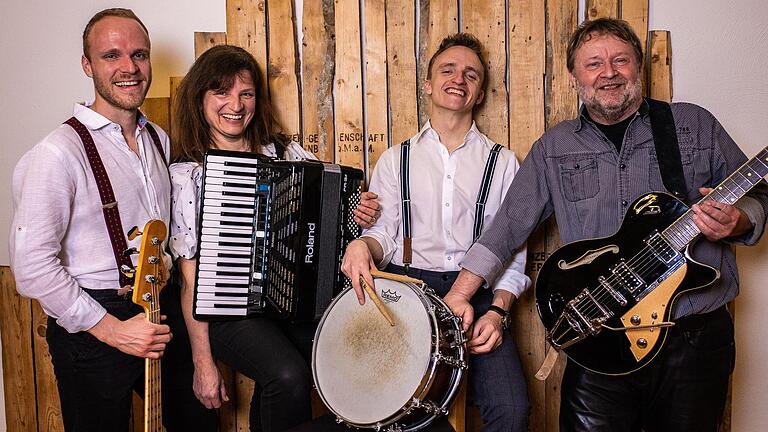 Die Familienband 'Die Lieblers', das sind (von links) David, Mutter Petra, Felix und Vater Volker Liebler. Die Familienband 'Die Lieblers', das sind (von links) David, Mutter Petra, Felix und Vater Volker Liebler.
