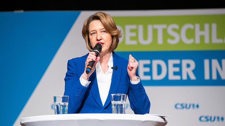 Die Schweinfurter CSU-Bundestagsabgeordnete Anja Weisgerber bekräftigte beim Neujahrsempfang von CSU und Junge Union (JU) die Forderungen ihrer beiden Parteivorsitzenden. Die Schweinfurter CSU-Bundestagsabgeordnete Anja Weisgerber bekräftigte beim Neujahrsempfang von CSU und Junge Union (JU) die Forderungen ihrer beiden Parteivorsitzenden.