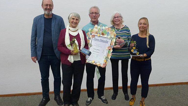 Auf dem Foto sind von links Ralph Köberlein, Martha Lambach, Gustav Bühler, Helga Angermeir, Sylvia Hoh zu sehen.