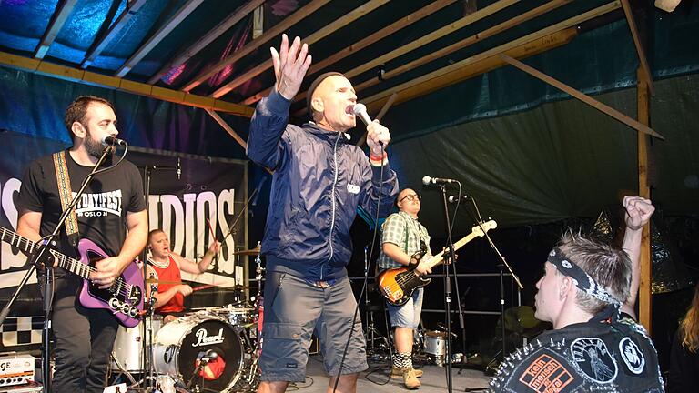 Das Kulturschock-Festival (hier mit der Band Los Fastidios) bekommt ein Techno-Pendant: Summit Rave.