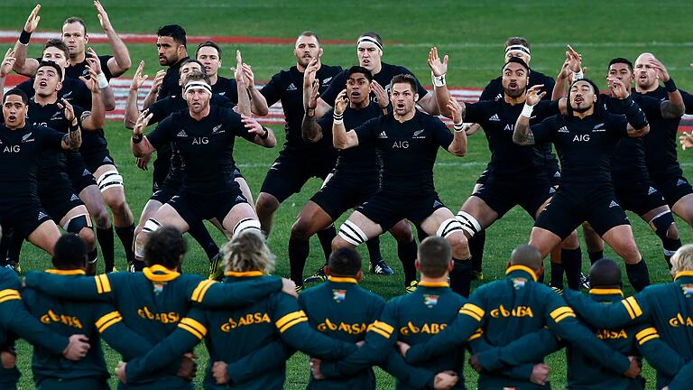 Haka von Neuseelands Rugby-Nationalmannschaft - Die „All Blacks” performen vor jedem Spiel einen Haka. (Archivbild) Haka von Neuseelands Rugby-Nationalmannschaft - Die „All Blacks” performen vor jedem Spiel einen Haka. (Archivbild)