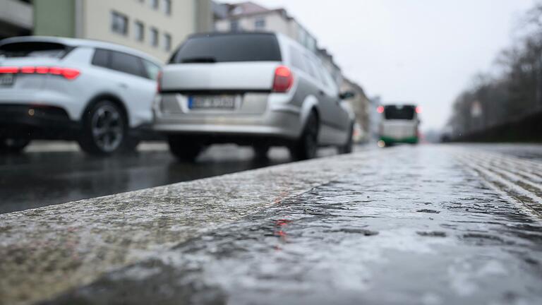 Der Präsenzunterricht soll im Landkreis Bad Kissingen trotz des Glatteises am 18. Januar wieder stattfinden.