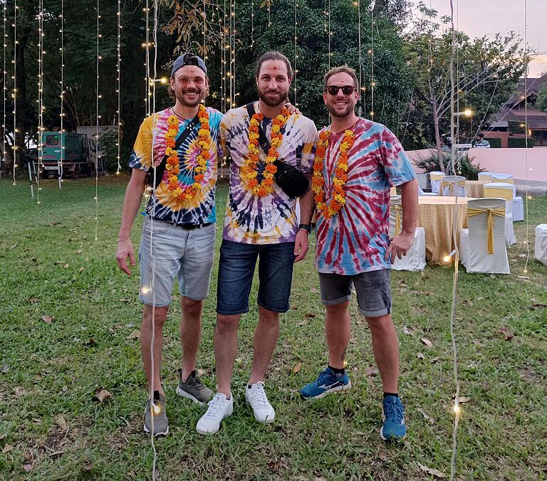 Am Eröffnungsabend in Fort Kochi: Marcel Brendel, Florian Brückner und Adrian Winheim (von links)