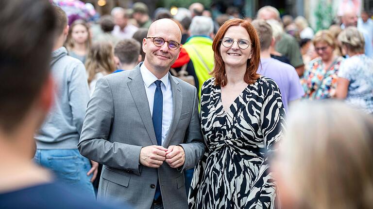 Kurdirektorin Sylvie Thormann und Oberbürgermeister Dirk Vogel richten gemeinsam den Rosenball in Bad Kissingen aus. Kurdirektorin Sylvie Thormann und Oberbürgermeister Dirk Vogel richten gemeinsam den Rosenball in Bad Kissingen aus.