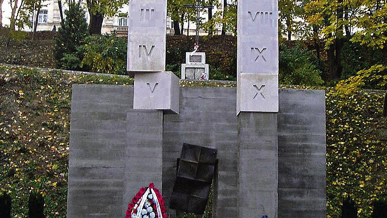 In Lviv: Das Denkmal für die Opfer des Professorenmordes wurde 2011 enthüllt.