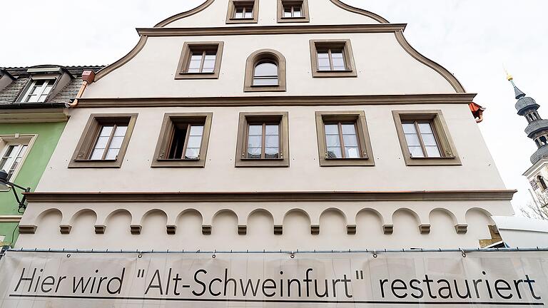 Auf den Punkt gebracht: In der Burggasse 17 im Stadtteil Zürch sanierten Philomena und Peter Müller eines der ältesten Schweinfurter Gebäude.