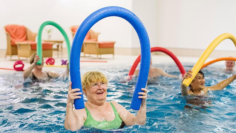 Funktionstraining im Wasser ist für Rheuma-Kranke wichtig, besonders weil es mit weniger Schmerzen als auf dem „Trockenen“ verbunden ist. Wo es nach Schließung der Sinnflut stattfindet, weiß Dagmar Kühnen von der Rheuma-Liga nicht.       -  Funktionstraining im Wasser ist für Rheuma-Kranke wichtig, besonders weil es mit weniger Schmerzen als auf dem „Trockenen“ verbunden ist. Wo es nach Schließung der Sinnflut stattfindet, weiß Dagmar Kühnen von der Rheuma-Liga nicht.