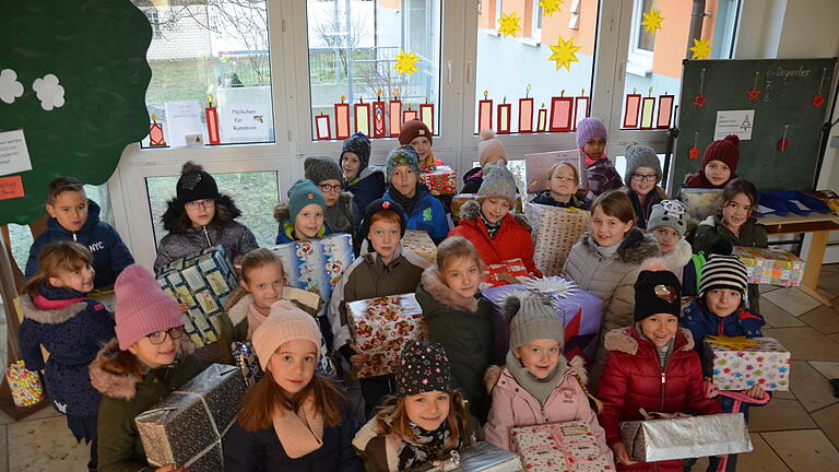 Die Schüler der Albert-Schweitzer-Grundschule Albertshofen beteiligen sich an der Hilfsaktion „Weihnachtspakete für rumänische Kinder“ von Elmar Karl.&nbsp;