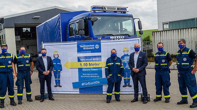 Zu Besuch bei der Unterkunft des THW Marktheidenfeld in Hafenlohr (von links): Michael Nätscher (THW Lohr), Jürgen Fischer (THW Marktheidenfeld), Thorsten Schwab, MdL, Katrin Brendolise (THW Lohr), Alexander Hoffmann, MdB, Timo Hennig (THW Marktheidenfeld) und Reiner Labisch (THW Karlstadt).