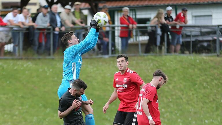 Sicherer Rückhalt im Tor: FTS-Keeper Simon Mai Sicherer Rückhalt im Tor: FTS-Keeper Simon Mai
