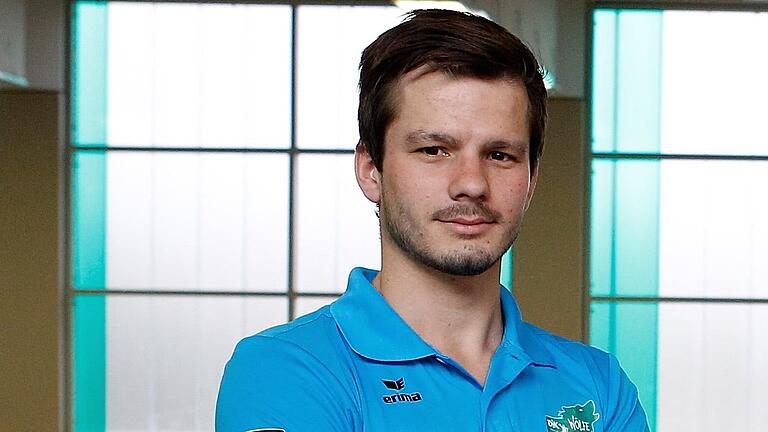 Rimpars Reserve-Coach Bastian Krenz wird die Wölfe-Trainer in Rostock vertreten. Rimpars Reserve-Coach Bastian Krenz wird die Wölfe-Trainer in Rostock vertreten.