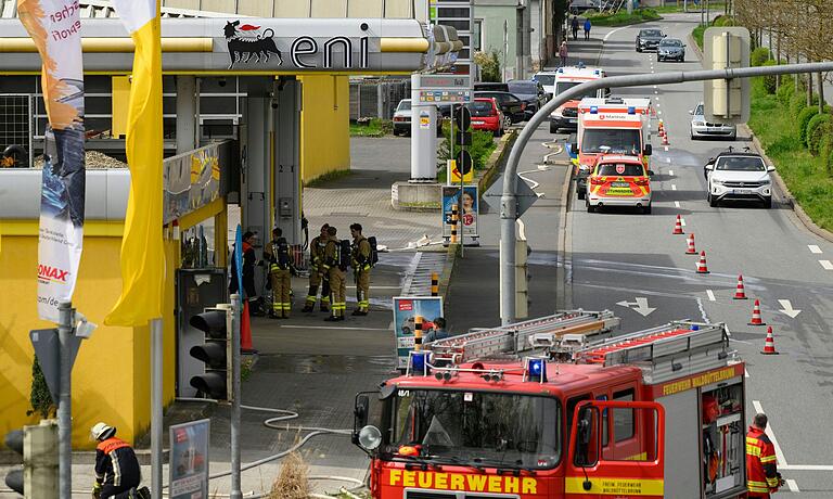 Blick auf die Eni-Tankstelle in Höchberg: Im Shopbereich ist am 7. April ein Feuer ausgebrochen. Blick auf die Eni-Tankstelle in Höchberg: Im Shopbereich ist am 7. April ein Feuer ausgebrochen.