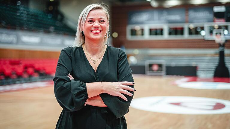 Annina Schmitt leitet bei den Würzburg Baskets Rechnungswesen und Personal und kennt sich mit dem Thema Corona-Hilfen sehr gut aus.&nbsp;