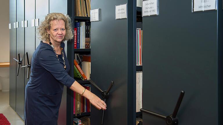 Kunsthistorikerin Sibylle Ehringhaus beendete Ende 2019 nach drei Jahren ihre Provenienzforschung im Museum Georg Schäfer mit Kritik an den Verantwortlichen. Kunsthistorikerin Sibylle Ehringhaus beendete Ende 2019 nach drei Jahren ihre Provenienzforschung im Museum Georg Schäfer mit Kritik an den Verantwortlichen.