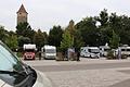 Der städtische Wohnmobil-Stellplatz am Einersheimer Tor schmiegt sich direkt an den grünen Herrengraben und ist nicht nur im Sommer ein gut besuchter Ort.