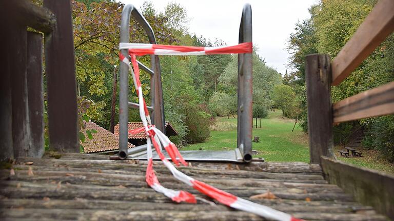 In der Lehmgrube von Unsleben muss Platz gemacht werden, damit auch noch der Naturkindergarten in dem Freizeitgelände untergebracht werden kann.