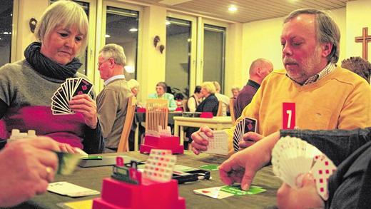 Seit acht Jahren Vorsitzender: Reiner Koch, pensionierter Mathematiklehrer (rechts).