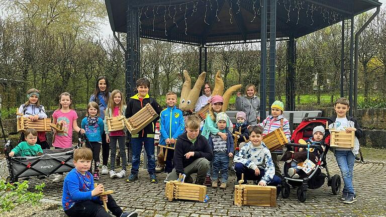 Klappern gehört für die Auftstettener Kinder zum Handwerk.