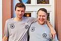 Der Sternekoch Anton Schmaus kocht Mitte August ein 7-Gänge-Menü in Iphofen. Schmaus ist auch Koch der deutschen Fußballnationalmannschaft und posiert hier mit dem Fußballspieler Thomas Müller.