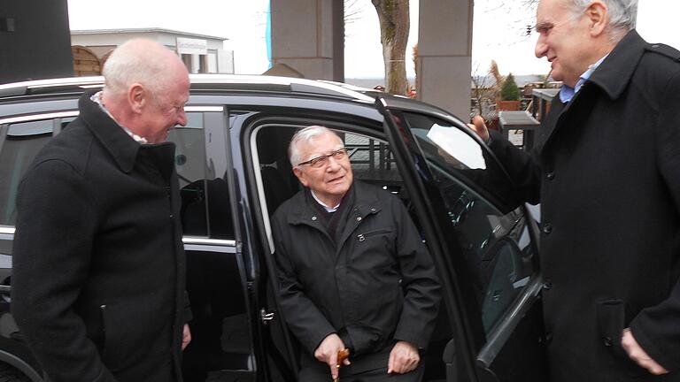 Pater Clemens Nöth (Mitte) mit seiner 'Fahrbereitschaft',  Georg Siedler (links) und Rainer Sauer. Das Bild entstand im Februar dieses Jahres.