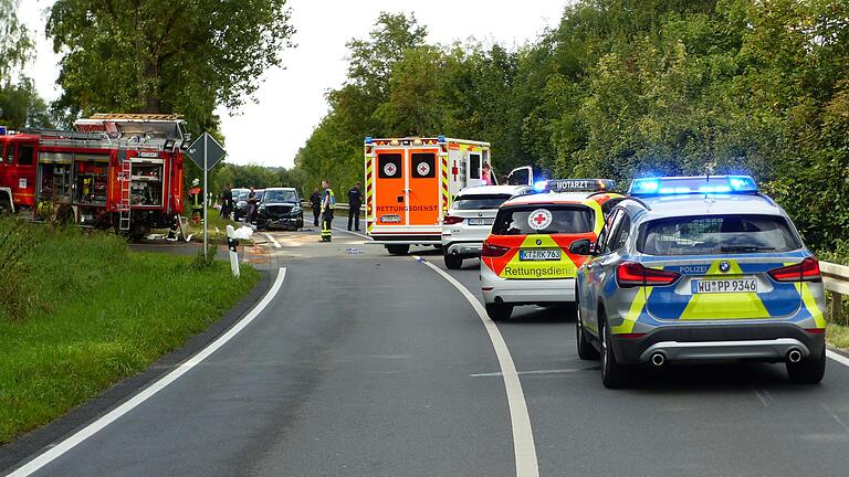 Tödlicher Motorradunfall auf Höhe der Vogelsburg bei Volkach: In dieser Linkskurve kam es am Samstag zu dem Unfall. Tödlicher Motorradunfall auf Höhe der Vogelsburg bei Volkach: In dieser Linkskurve kam es am Samstag zu dem Unfall.