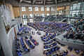 KINA - Der Bundestag ist zu voll.jpeg       -  KINA - Der Bundestag ist zu vollARCHIV - 17.03.2023, Berlin: Die Parlamentarier debattieren im Bundestag. Mit der Abstimmung über die Reform des Bundeswahlgesetzes soll eine Verkleinerung des Parlaments nach der nächsten Bundestagswahl erreicht werden.Der Platz im Bundestag wird zu eng für alle Politikerinnen und Politiker. (zu dpa: «Der Bundestag ist zu voll») Foto: Michael Kappeler/dpa - Honorarfrei nur für Bezieher des Dienstes dpa-Nachrichten für Kinder +++ dpa-Nachrichten für Kinder +++