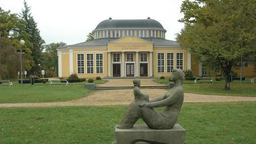 Böhmisches Bäderdreieck       -  Informationsfahrt Infofahrt des Bad Kissinger Stadtrats nach Franzensbad, Marienbad und Karlsbad, Thema: serielle transnationale Bewerbung Great Spas of Europe um den Eintrag in die Unesco-Liste Unesco Liste des Weltkulturerbes