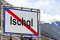 Die österreichische Region Paznauntal mit dem Touristenort Ischgl steht wegen einer erhöhten Zahl von Coronavirus-Fällen seit dem 13. März unter Quarantäne. Eine Urlaubergruppe aus dem Raum Schweinfurt konnte kurz zuvor noch abreisen.