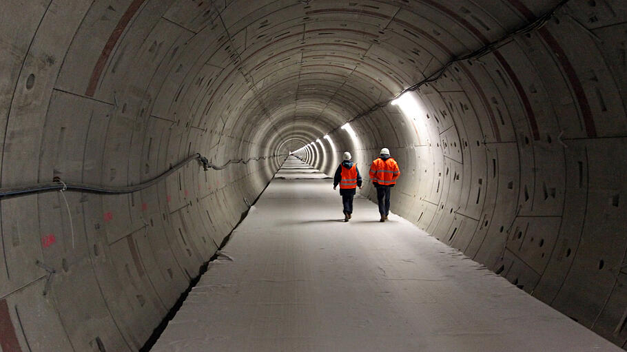 Röntgenjubiläum       -  Die Beschleunigeranlagen sind in gewaltigen Tunneln untergebracht.