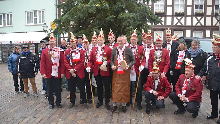 Beim Rathaussturm der Hädefelder Lorbser im November herrschte noch verhaltener Optimismus, dass auch im Februar Fasching gefeiert werden kann. Doch nun beschränken sich die Aktivitäten des Vereins auf Online-Beiträge.