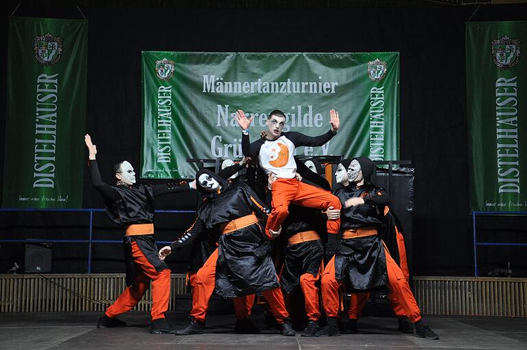 Auf den zweiten Platz kamen die „Erlabrunner Narrekröpf“. Auf den zweiten Platz kamen die „Erlabrunner Narrekröpf“.