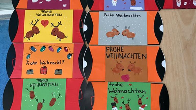 Individuelle Kissenverpackungen gab es als Geschenk der Höchberger an die DaZ-Patenklasse der Mönchbergschule. Individuelle Kissenverpackungen gab es als Geschenk der Höchberger an die DaZ-Patenklasse der Mönchbergschule.