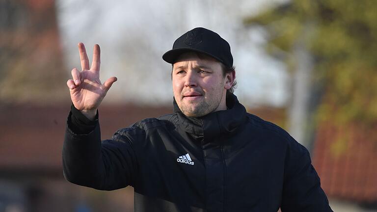 TSV Aubstadts Trainer Julian Grell. TSV Aubstadts Trainer Julian Grell.