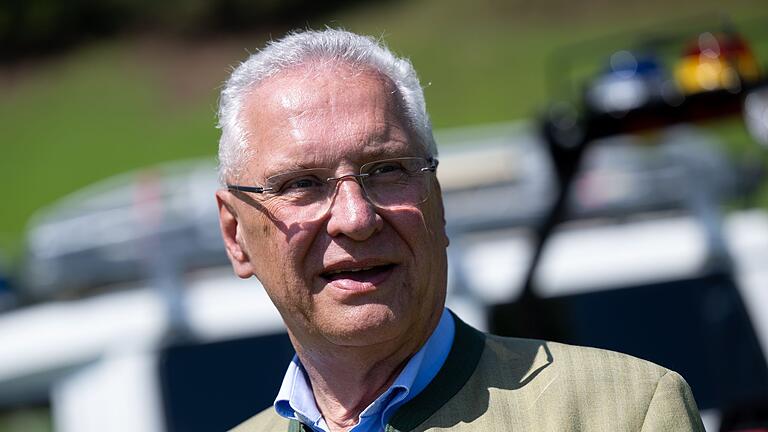 Innenminister Herrmann       -  Die Polizei sei &bdquo;sensibilisiert&rdquo;, sagte Innenminister Herrmann. (Archivbild)