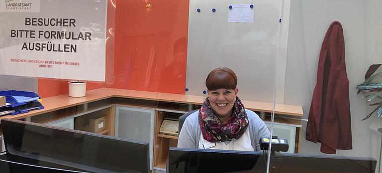 Natalie Kraus leitet am Gesundheitsamt das Team Bürgertelefon. Natalie Kraus leitet am Gesundheitsamt das Team Bürgertelefon.