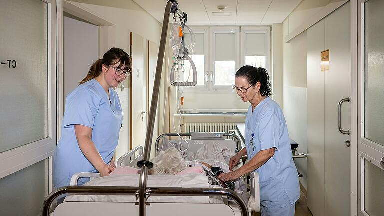 Die Geomed-Klinik benötigt mehr Personal, weil sie ihre Behandlungskapazitäten erweitern möchte. So wurde es im Hinblick auf die geplante Schließung des St.-Josef-Krankenhauses beschlossen. Weil es jetzt eine Kehrtwende in Schweinfurt gab und das St. Josef doch weiterbetrieben werden soll, stellt sich die Frage, ob genügend Beschäftigte von dort nach Gerolzhofen kommen.