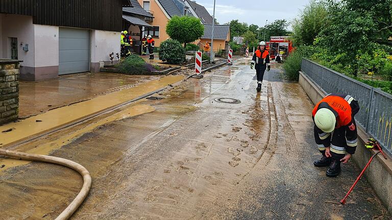 Im Minutentakt wurden die Feuerwehren zu Unwettereinsätzen alarmiert. Haupteinsatzort war die Gemeinde Theres.&nbsp;&nbsp;