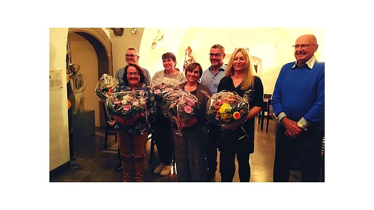 Auf dem Foto: Eddie Butcher, Veronika Dilling, Ute Bendel, Cäcilia Falgner, Elmar Falgner, Manuela Küffner-Örhung und Lothar Zinser.