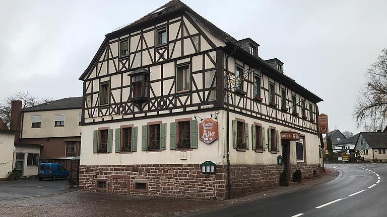 Der traditionsreiche Gasthof Adler an der Steinbacher Ortsdurchfahrt ist seit rund 200 Jahren in Familienbesitz.