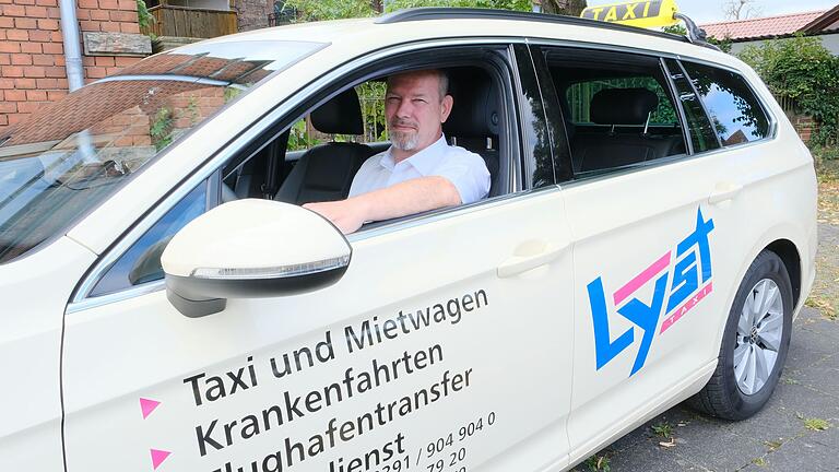 Harry Schütt ist Betriebsleiter der Taxizentrale Lyst in Hammelburg