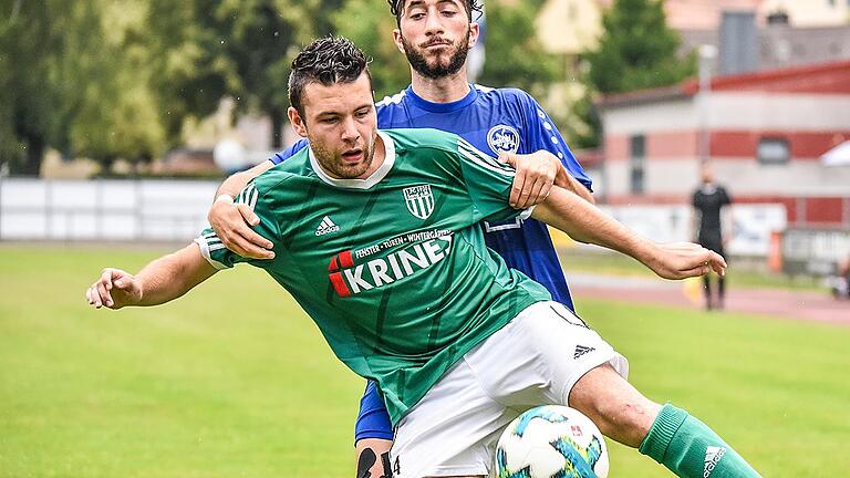 Der FC Sand bestreitet am Samstag in Ammerthal sein erstes Saisonspiel in der Bayernliga Nord. Fabian Röder (vorne) hofft auf einen erfolgreichen Ausflug in die Oberpfalz.