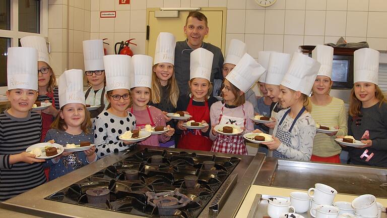 Zu einem Kochkurs „Herbstküche -  mit Kürbis und Co.“ hatte die Bücherei Kürnach Kinder ab der  3. Klasse eingeladen.&nbsp;