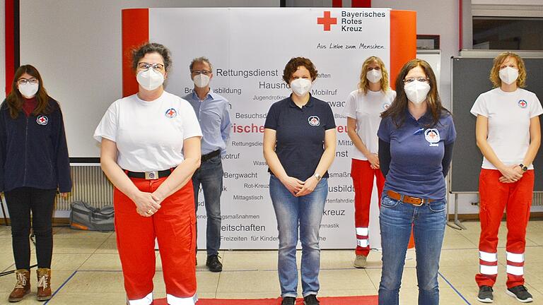 Frauenpower in der neuen Vorstandschaft der Wasserwacht Ortsgruppe Bad Neustadt (von links): Leonie Schmitt (stellvertretende Jugendleiterin), Andrea Oehm (stellvertretende Vorsitzende), Bernd Rotter (stellvertretender Kassier), Cornelia Vogt (Kassiererin), Franziska Mock (Technische Leiterin), Jessica Walter (Vorsitzende) und Ann-Kathrin Pfister (Jugendleiterin).