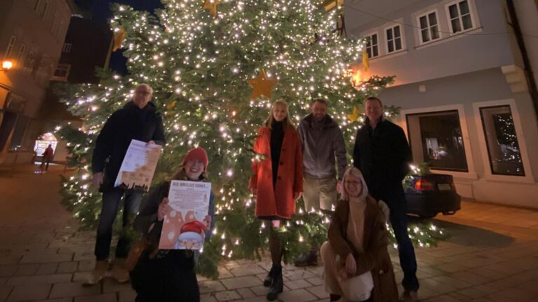 'Still' wurde die Weihnachtsbeleuchtung 2021 eröffnet.