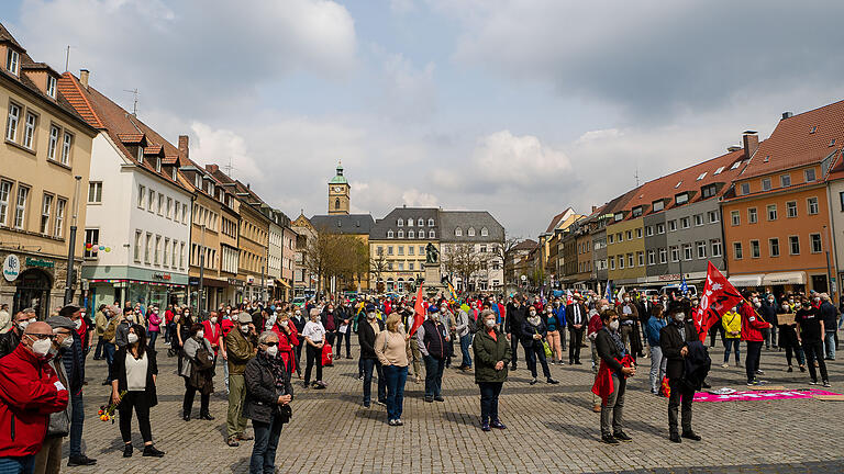 Schweinfurt ist nach wie vor eine Stadt in der gewerkschaftliches Engagement einen hohen Stellenwert hat, wie dieses Archivbild von der Kundgebung unter Pandemiebedingungen vom 1. Mai 2021 zeigt.