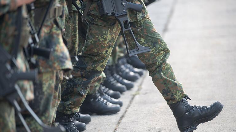 Reservistenausbildung der Bundeswehr       -  Bundesweit hielt die Bundeswehr ihre Personalstärke knapp. (Archivbild)