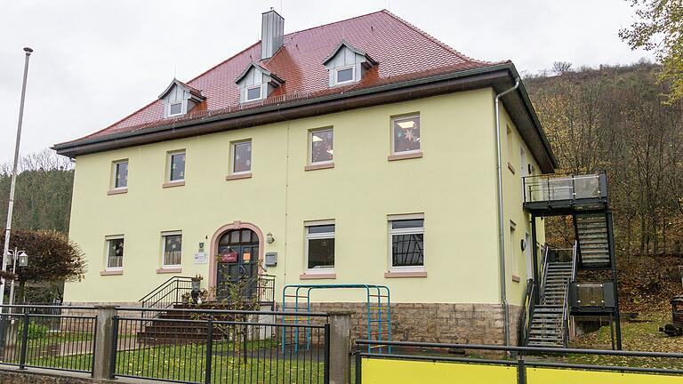 Die Renovierung und Erweiterung des Karsbacher Kindergartens ist seit einiger Zeit abgeschlossen. Die Renovierung und Erweiterung des Karsbacher Kindergartens ist seit einiger Zeit abgeschlossen.