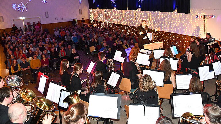 Mit einem musikalisch vielseitigen Neujahrskonzert begeisterte das Symphonische Blasorchester des Gartenstädter Musikvereins unter der Leitung ihrer langjährigen Dirigentin Tanja Domes.